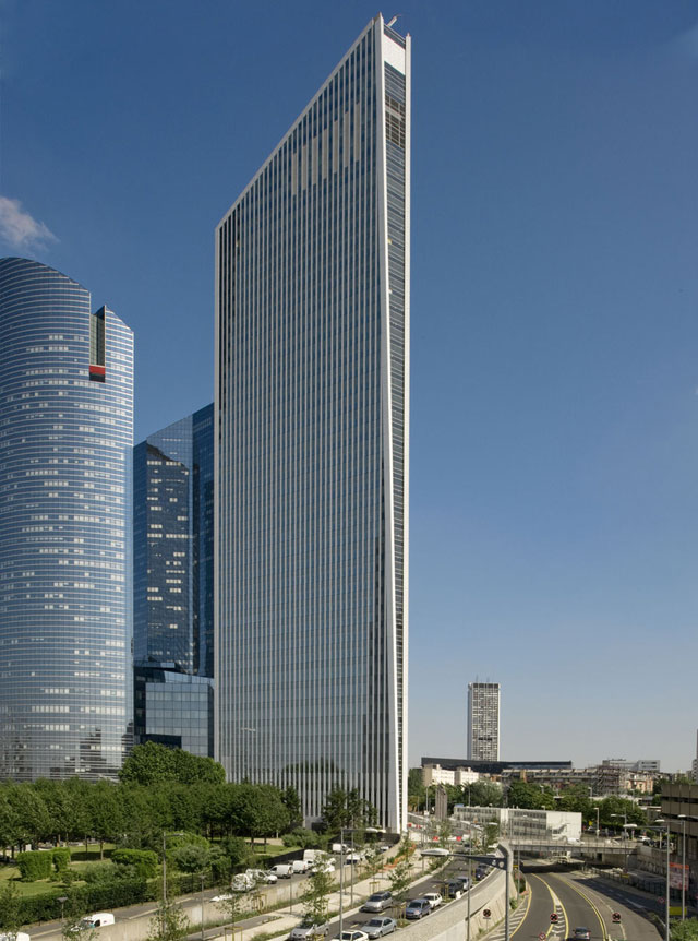 La Defense' new kid on the block