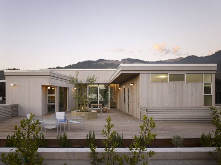 Beach house gets ready for global warming