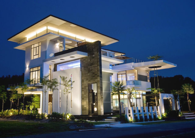 Modern resort living in an exclusive urban enclave
