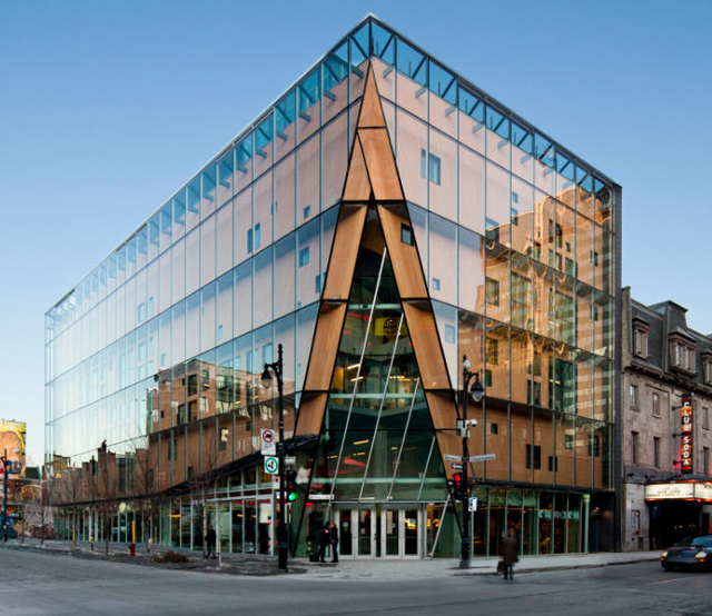 Le 2-22, Montreal, Canada