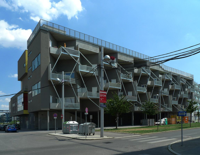 Terrace House Tokiostrasse, Vienna, Austria